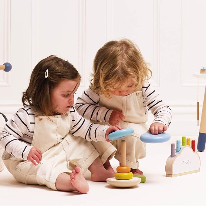 Le Toy Van – Wooden Rainbow Stacker | Girl & Boy 7 Piece Rainbow Wobbling Ring Stacker – Suitable for 18+ Months