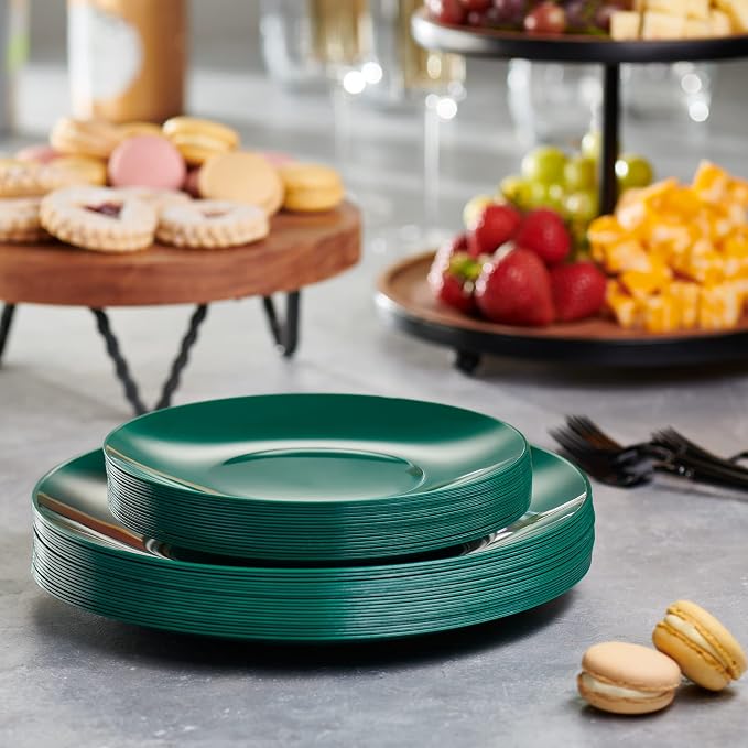 PLASTICPRO 32 Piece Combo Christmass Set includes 16-7'' inch Plates & 16-10'' - Image 4