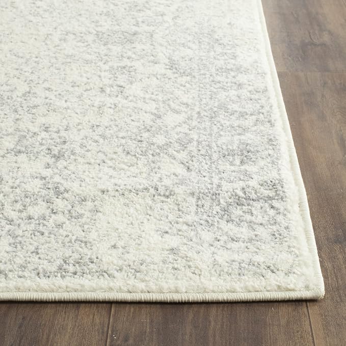 SAFAVIEH Area Rug 4x6 - Image 4