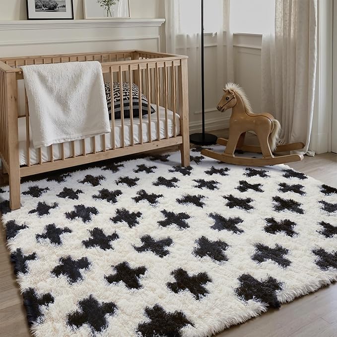 PureCozy Black and White Rug 4x6 by PureCozy
