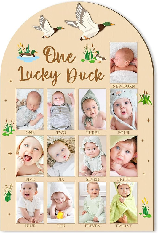 R HORSE 3D Mallard Duck 1st Birthday Wood Photo Display Board, One Lucky Duck Baby's First Year Picture Frame, 1-12 Months Milestone Board Birthday Decorations Keepsake Gift for Baby Nursery Decor