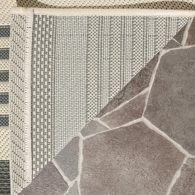 SAFAVIEH Washable Rug Outdoor Courtyard Collection - Image 4