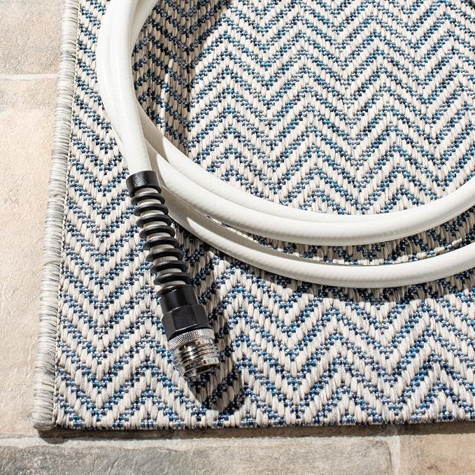 SAFAVIEH Outdoor Area Rug 5'3"x7'7" - Image 5