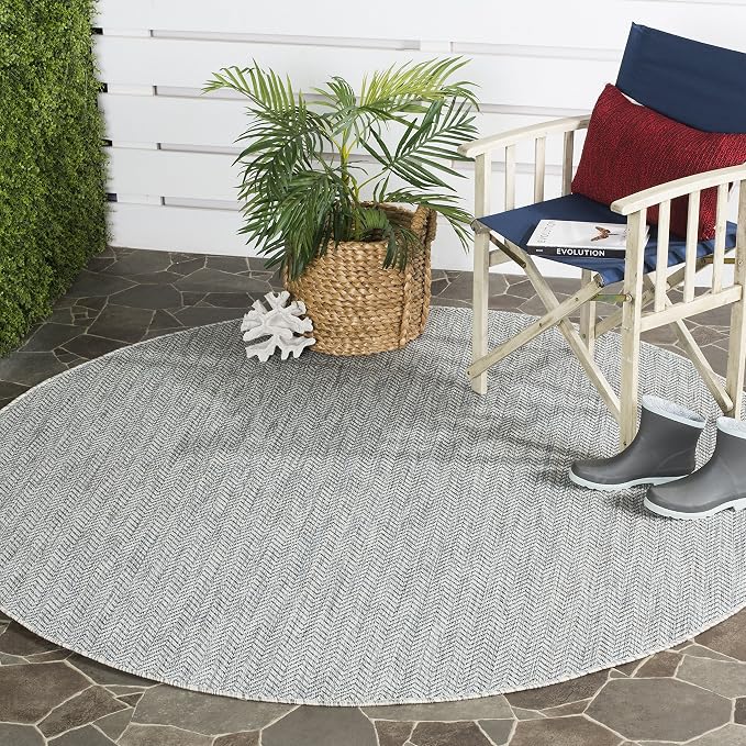 SAFAVIEH Outdoor Round Rug 10' by Unknown