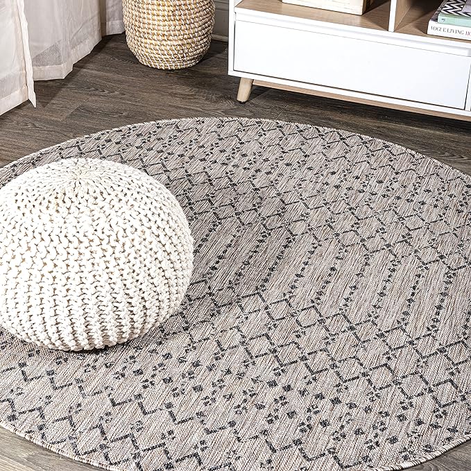 JONATHAN Y Moroccan Geometric Indoor Outdoor Round Area Rug 8 Ft Light by JONATHANY