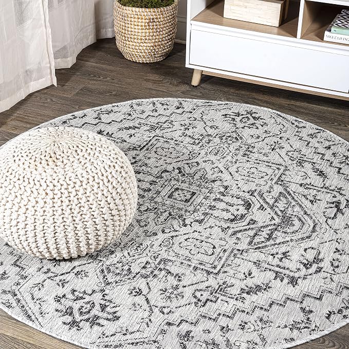 JONATHAN Y Boho Medallion Indoor Outdoor Round Area Rug 6 Ft Black/Gray by JONATHANY