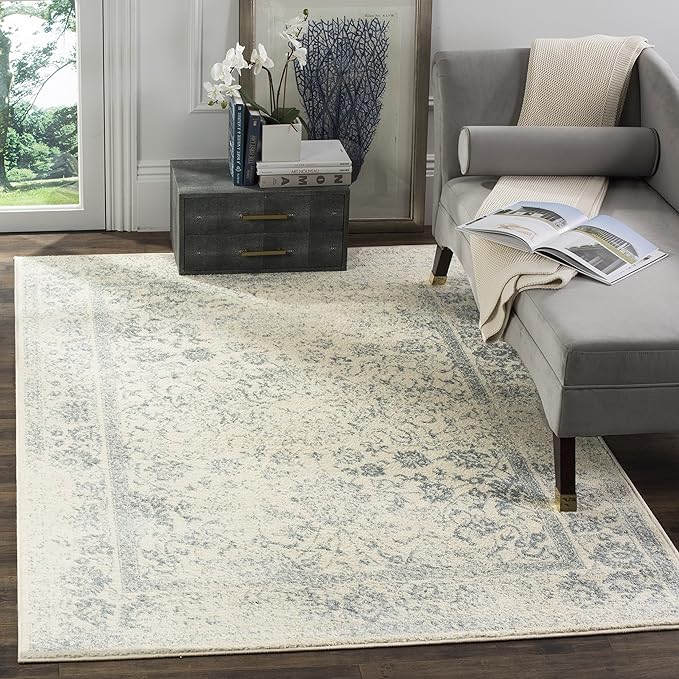 SAFAVIEH Area Rug 4x6 by Unknown