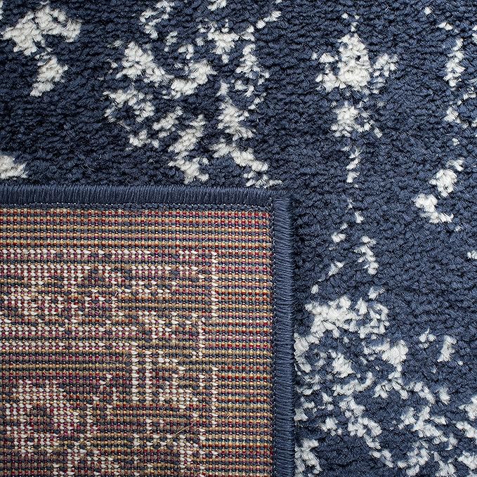 SAFAVIEH Area Rug 4x6 - Image 3
